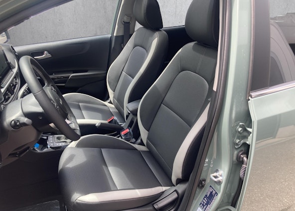 Vehicle image 6 Vehicle image 6