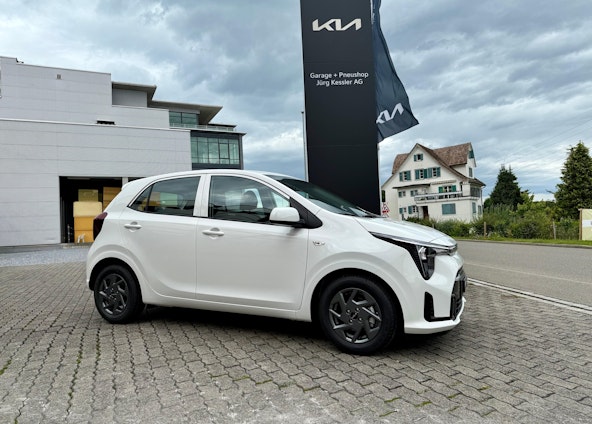 First vehicle image First vehicle image