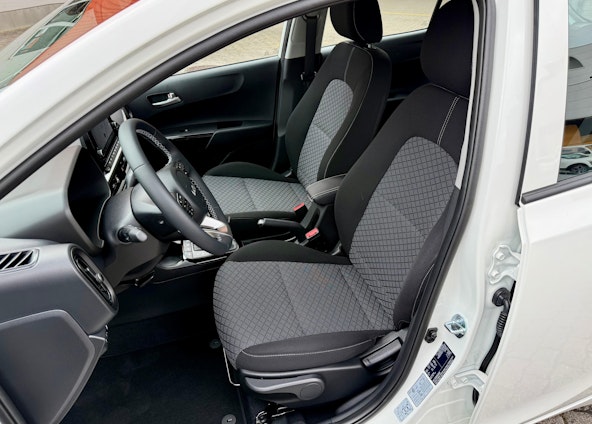 Vehicle image 6 Vehicle image 6