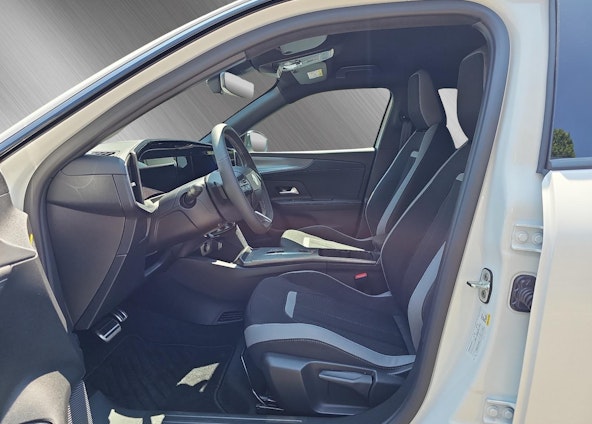 Vehicle image 8 Vehicle image 8