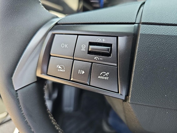 Vehicle image 18 Vehicle image 18