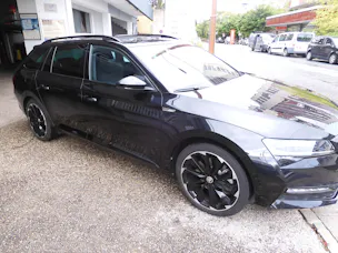 Škoda Superb Combi 2.0 TSI 280 SportLine Light 4x4 DSG