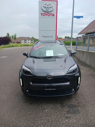 First vehicle image