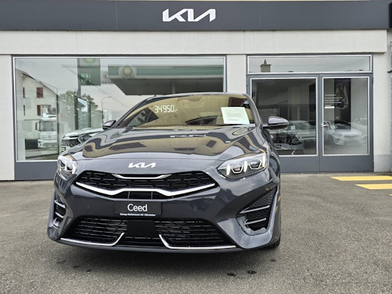 First vehicle image