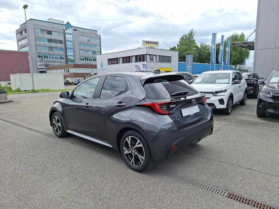 Vehicle image 5