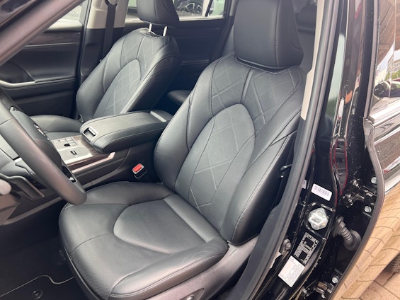 Vehicle image 9 Vehicle image 9