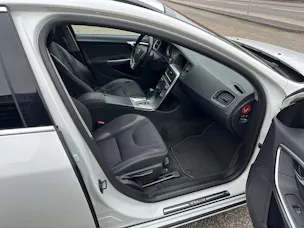 Volvo V60 2.0 T R-Design