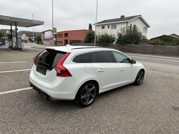 Volvo V60 2.0 T R-Design