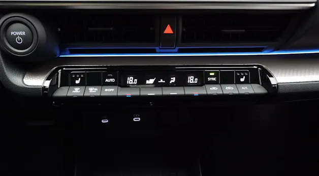Toyota 2.0 Plug-In-Hybrid Style