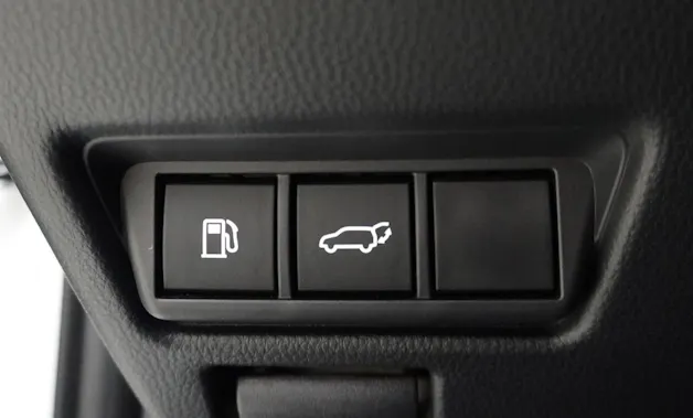 Toyota 2.0 Plug-In-Hybrid Style