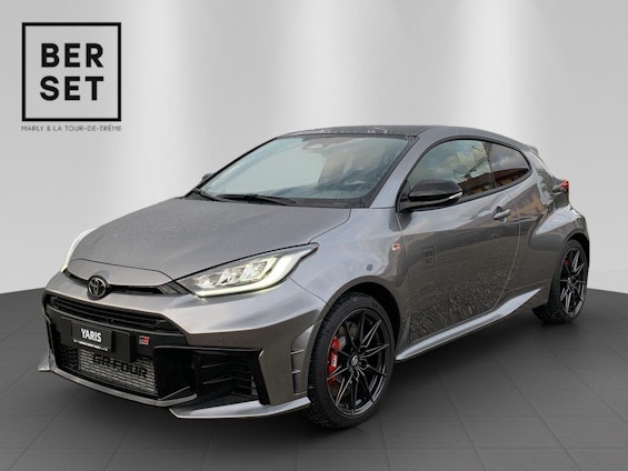 First vehicle image