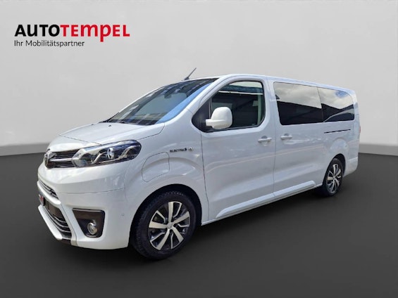 First vehicle image