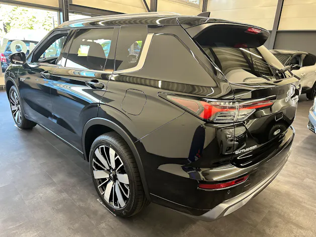 Mitsubishi Outlander 2.4 PHEV Instyle+ 4x4