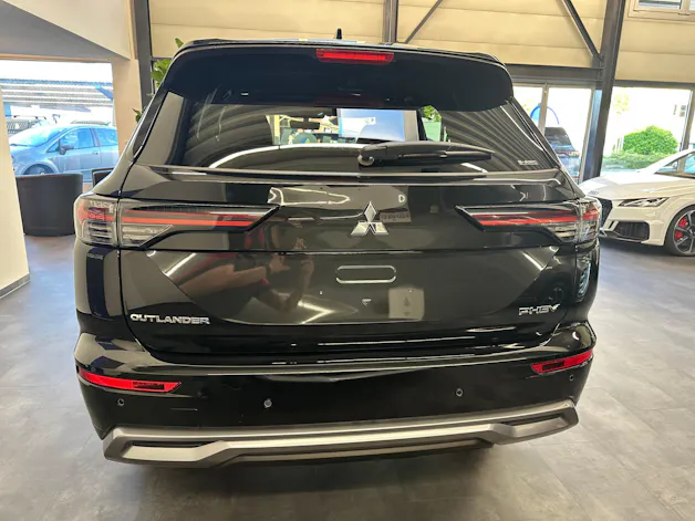 Mitsubishi Outlander 2.4 PHEV Instyle+ 4x4