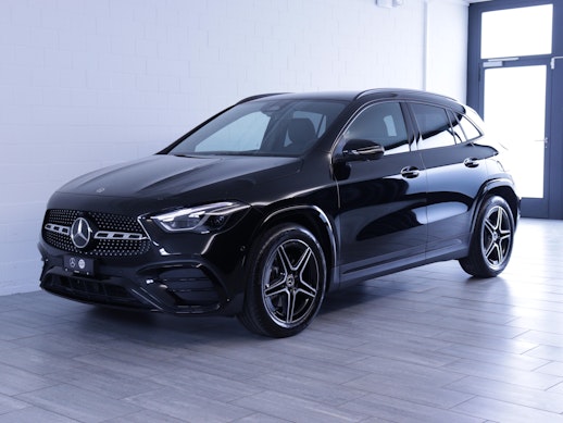MERCEDES-BENZ GLA 200 Night Star AMG Line 0