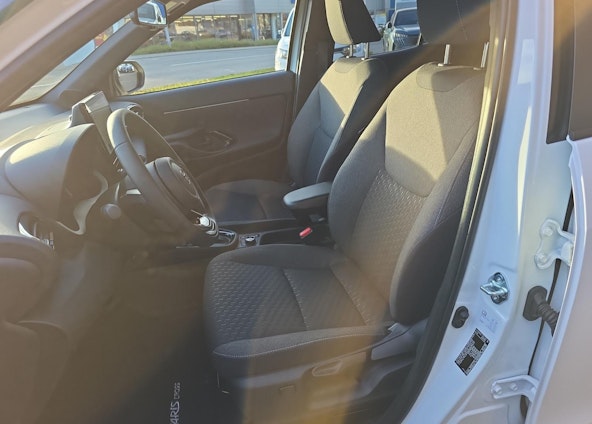 Vehicle image 10 Vehicle image 10