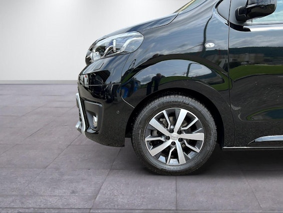 Vehicle image 2 Vehicle image 2