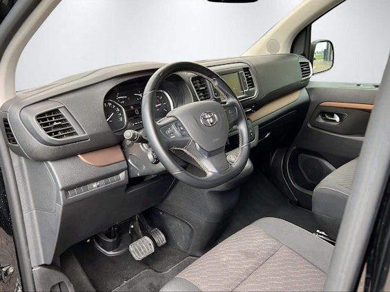 Vehicle image 13 Vehicle image 13