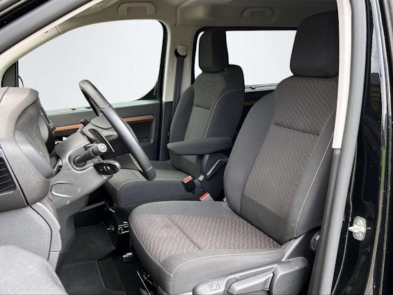 Vehicle image 14 Vehicle image 14