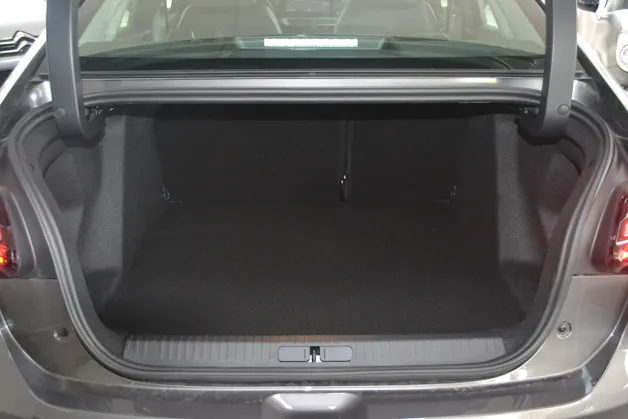 Citroën C4 X 1.2 PureTech Swiss Edition