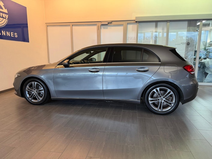 Vehicle image MERCEDES-BENZ A 220