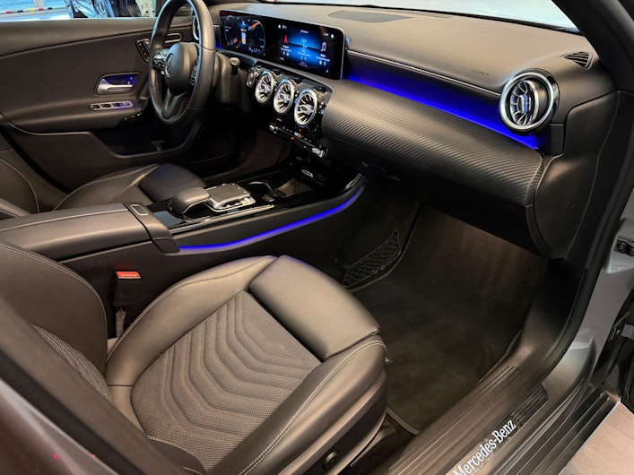 Vehicle image MERCEDES-BENZ A 220