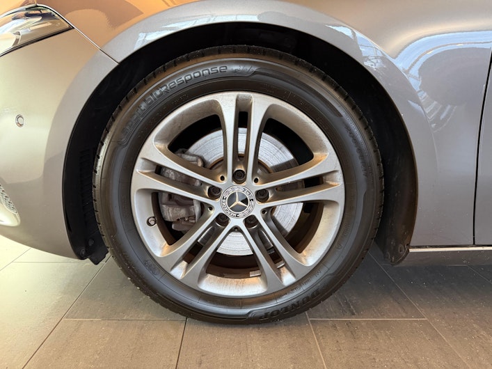 Vehicle image MERCEDES-BENZ A 220