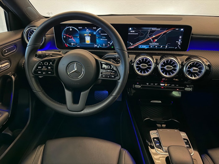 Vehicle image MERCEDES-BENZ A 220