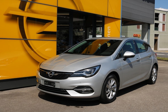 First vehicle image