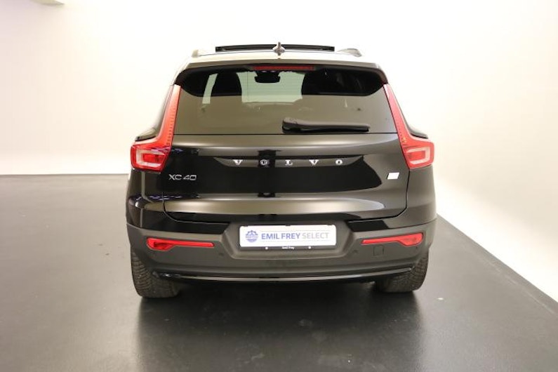 Vehicle image VOLVO XC40