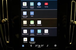 Vehicle image VOLVO XC40 P6 Ultimate