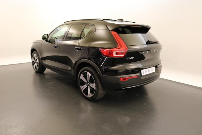 Vehicle image VOLVO XC40