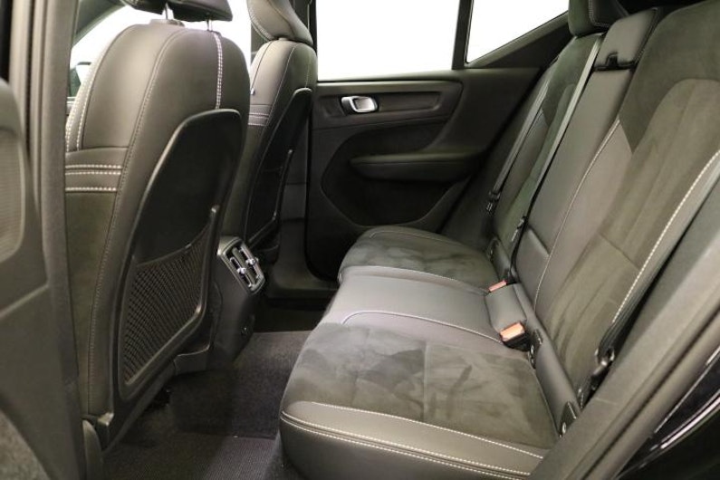 Vehicle image VOLVO XC40