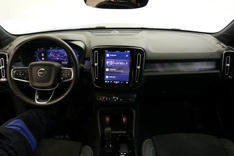 Vehicle image VOLVO XC40
