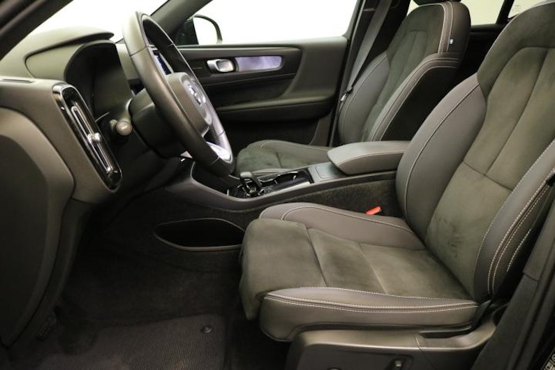 Vehicle image VOLVO XC40