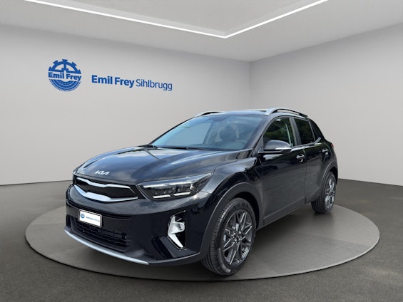 First vehicle image