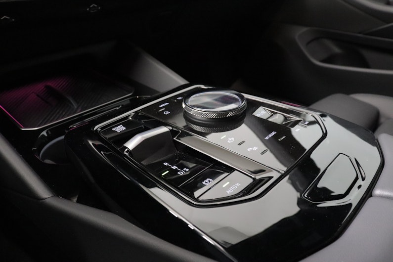 Vehicle image BMW 5 SERIES