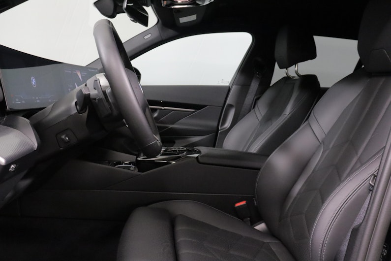 Vehicle image BMW 5 SERIES