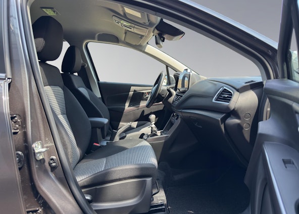 Vehicle image 15 Vehicle image 15