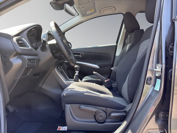 Vehicle image 8 Vehicle image 8