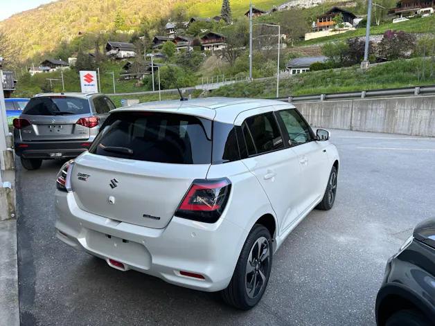 Suzuki Swift 1.2 1st Edition Top Hybrid 4x4