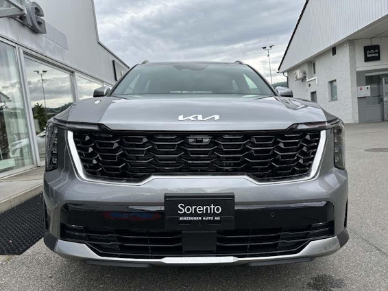 First vehicle image