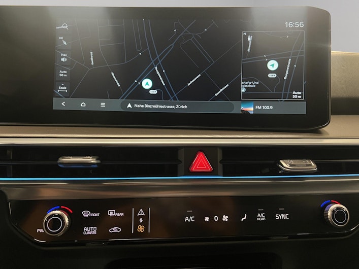 Vehicle image KIA SORENTO