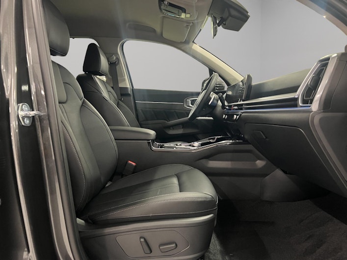 Vehicle image KIA SORENTO