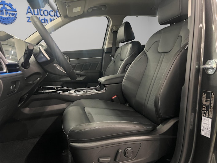 Vehicle image KIA SORENTO