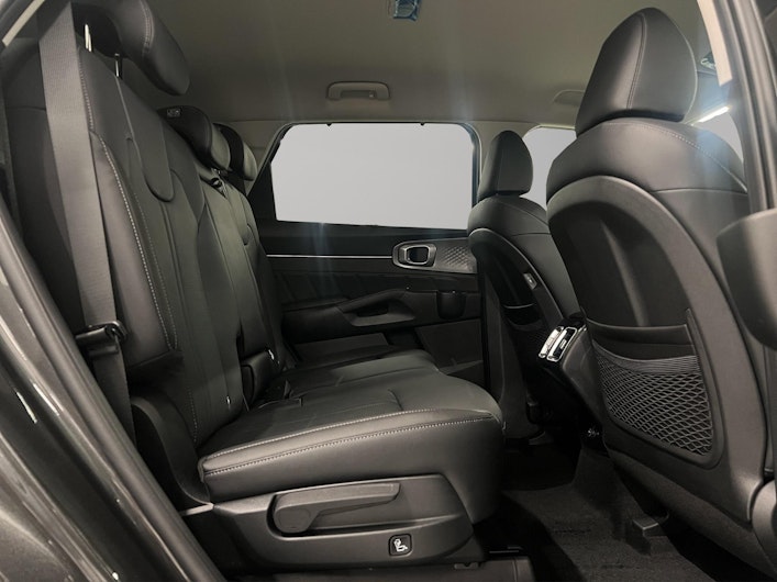 Vehicle image KIA SORENTO