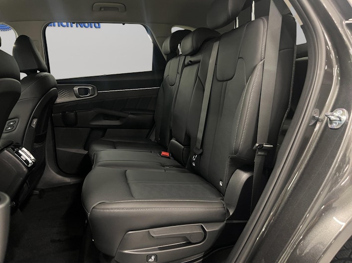 Vehicle image KIA SORENTO