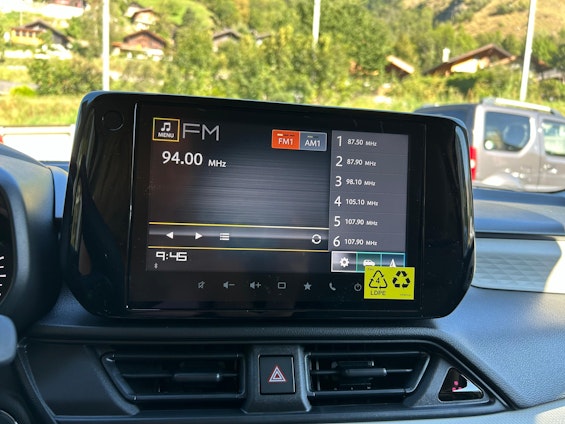 Vehicle image 7