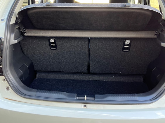 Vehicle image 9 Vehicle image 9