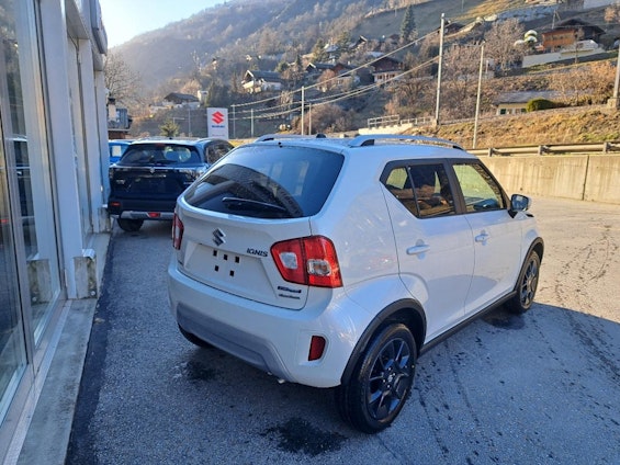 Vehicle image 3 Vehicle image 3